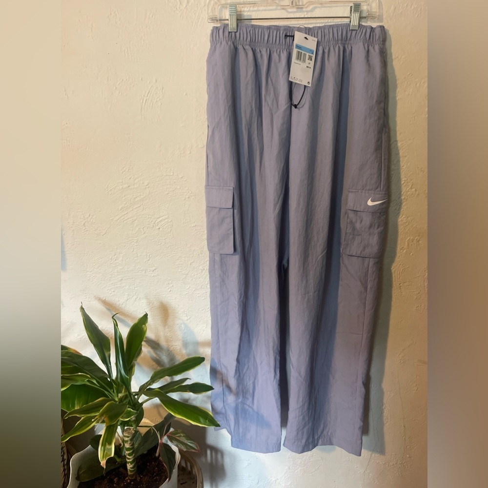 Nike Standard Fit High Rise Loose Fit Jogger Pants - Picture 1 of 5